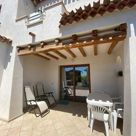 Casa de Férias Casa Elena, Vicina Al Mare E Al Centro Di Budoni. Budoni