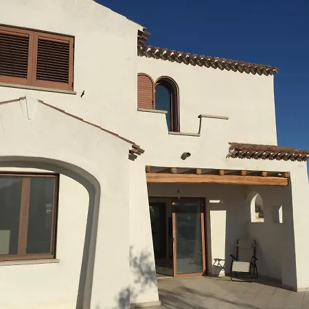 Casa Elena, Vicina Al Mare E Al Centro Di Budoni. * Budoni
